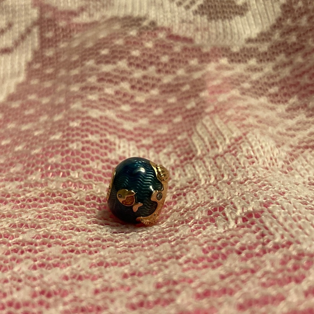 Pandora Shimmering Ocean Waves and Fish Charm - Picture 3 of 5